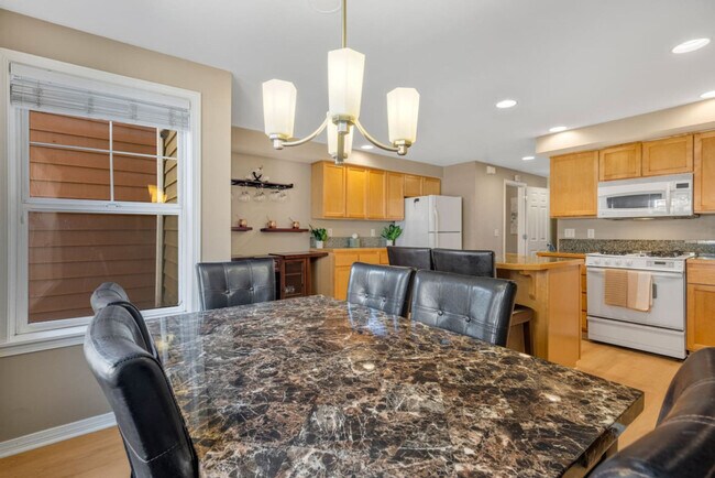 Building Photo - 931 N 35th St