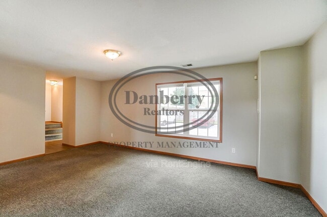 Building Photo - 1103 N Byrne Rd