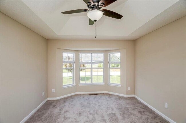 Building Photo - 37 Ridgefield Dr