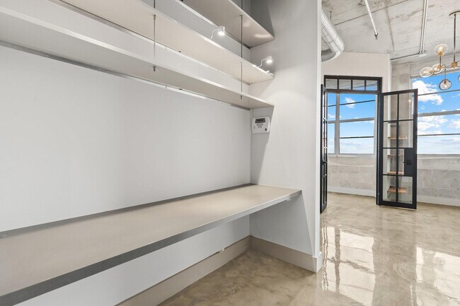 Building Photo - 445 N Andrews Ave