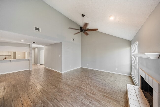 Building Photo - 20309 Sunny Shores Dr