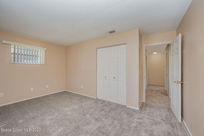 Building Photo - 608 Sacre Coeur Dr