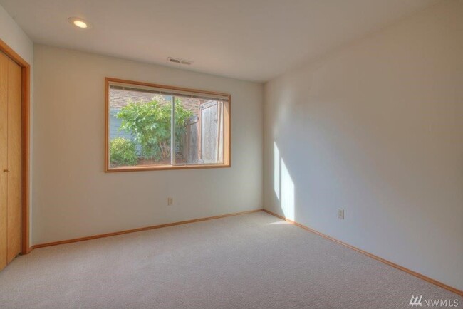 Building Photo - 10324 SE 210th Pl
