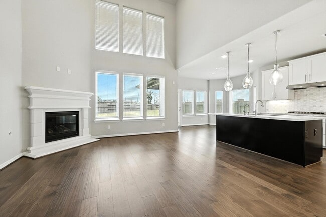 Building Photo - 1610 Rosedale Dr