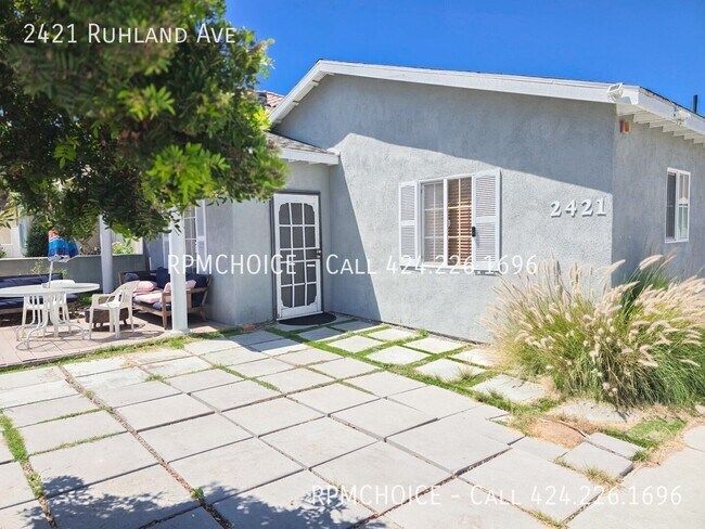 Building Photo - 2421 Ruhland Ave