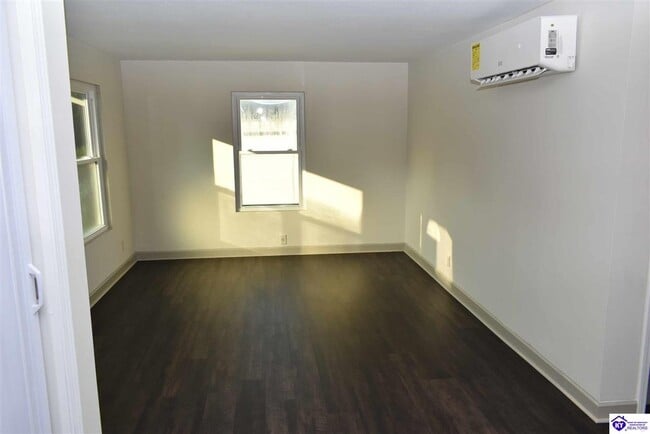 Building Photo - 1177 Evelyn Dr
