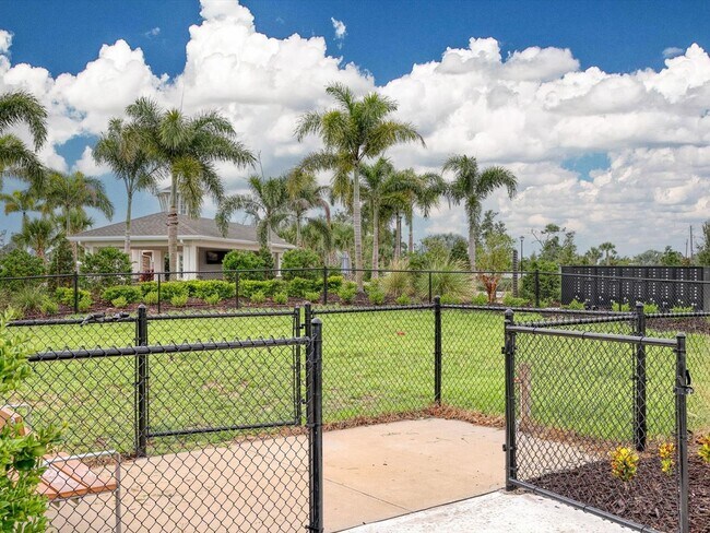 Building Photo - Unfurnished Annual Rental