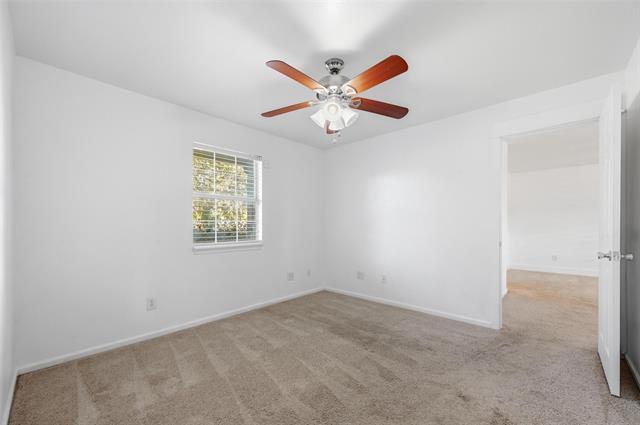Building Photo - 633 Rose Garden Dr