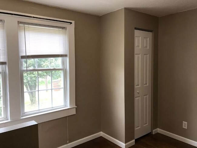 Building Photo - 597 Emma Rd