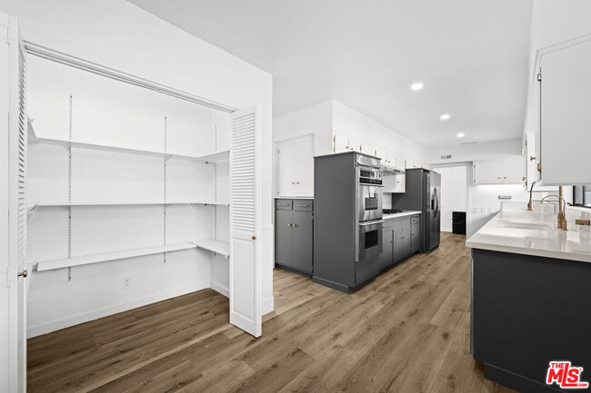 Building Photo - 1027 Acanto Pl