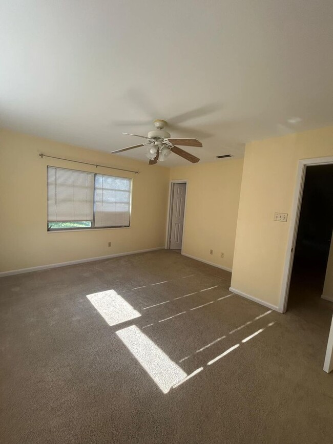 Building Photo - FIRST MONTHS RENT FREE - 3 Bedroom Home on...