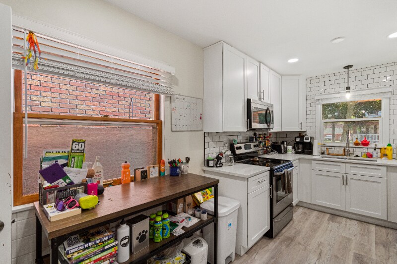 Building Photo - 3668 E Carpenter Ave