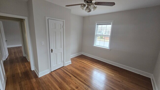 Building Photo - 4418 Cutshaw Ave