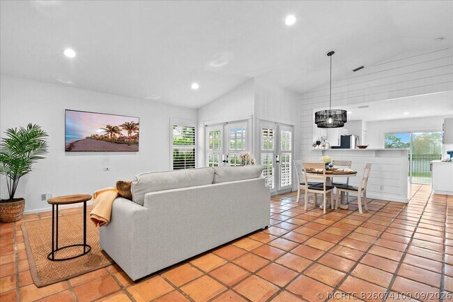 Building Photo - 2542 Bedford Mews Dr