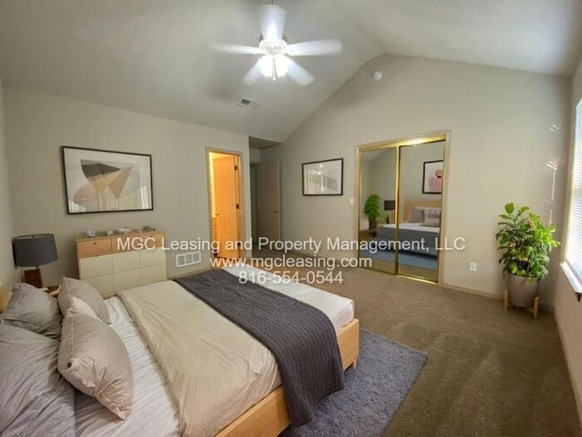 Building Photo - SOUTH GARDEN TOWNHOMES
