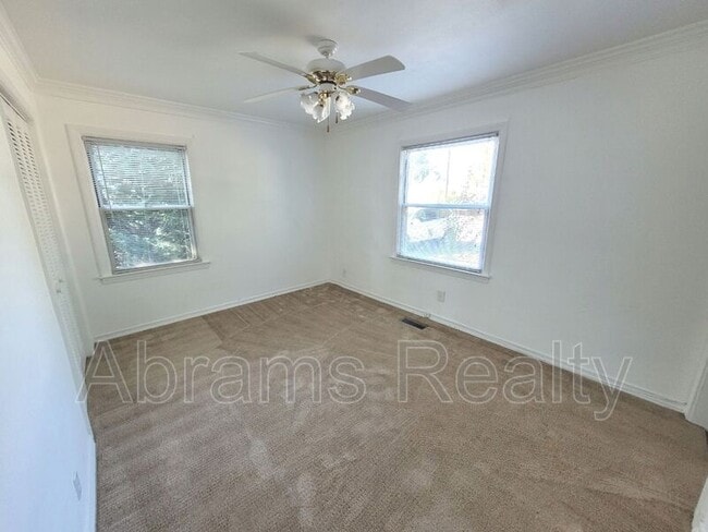 Building Photo - 617 Maycox Ave