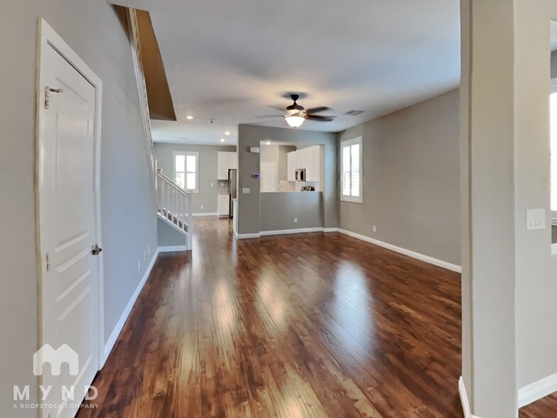 Building Photo - 10746 Bayview House Ave