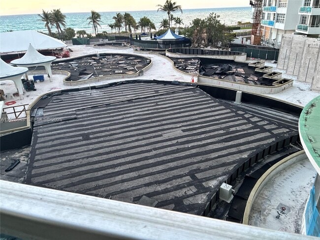 Building Photo - 5161 Collins Ave