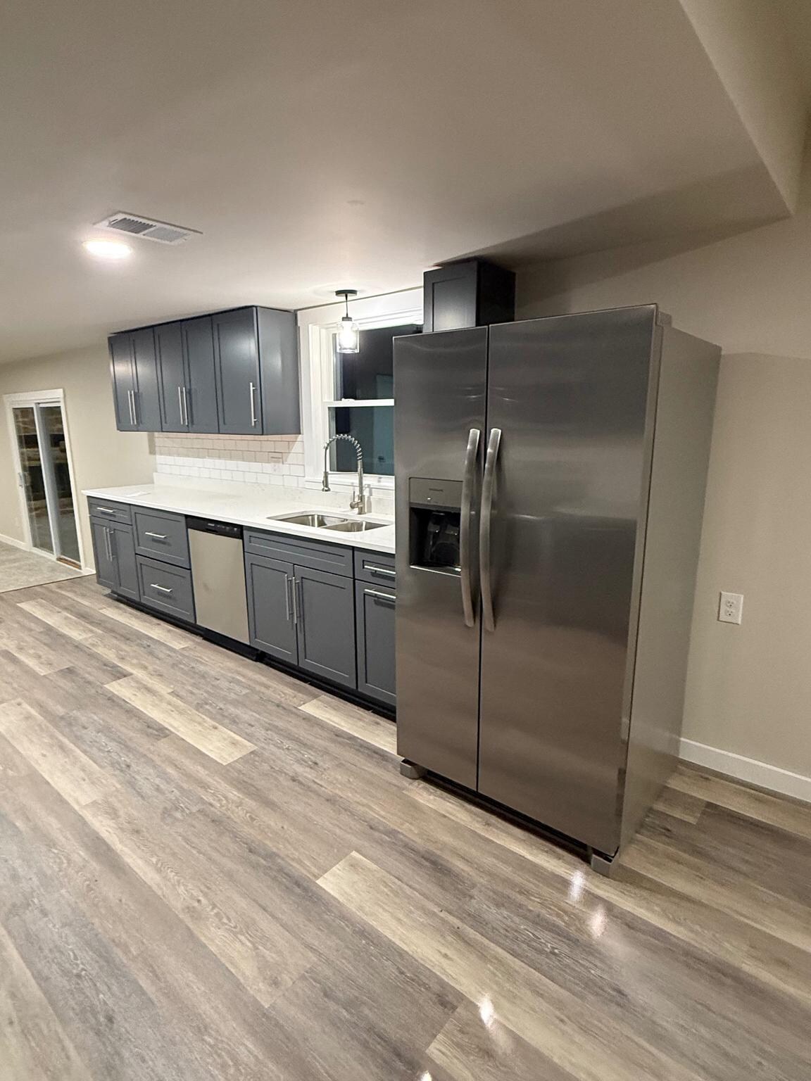 Building Photo - 6580 Fairway Dr W