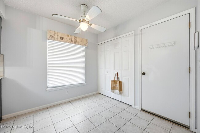 Building Photo - 14049 Broken Bow Dr N