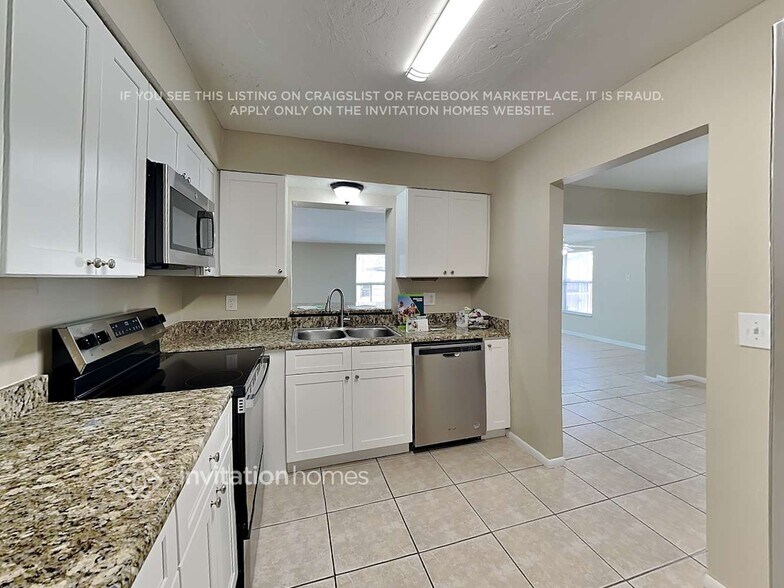 Building Photo - 5335 Laurelwood Pl