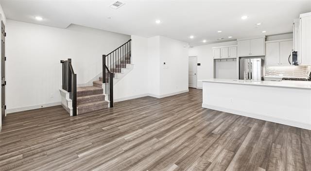 Building Photo - 320 Parkside Dr