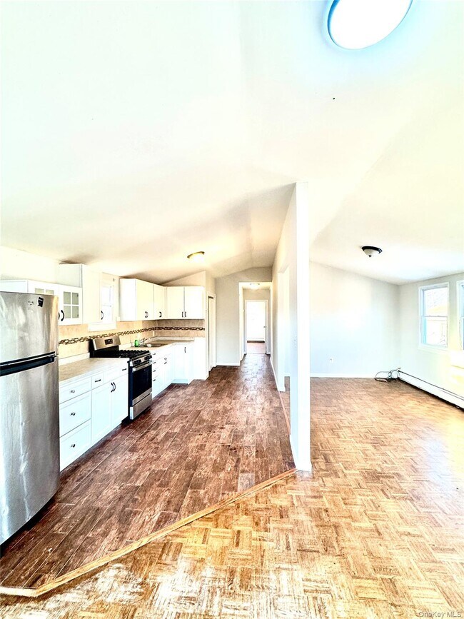 Building Photo - 164-41 108th Dr