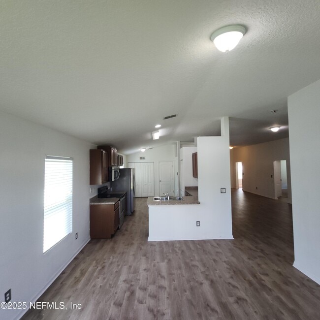 Building Photo - 15307 Bareback Dr