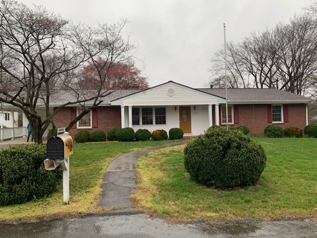 Primary Photo - SW City Home!