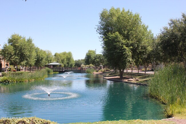 Building Photo - 2628 S Voyager Dr