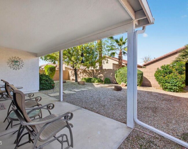 Building Photo - GORGEOUS home in the heart of Gilbert!