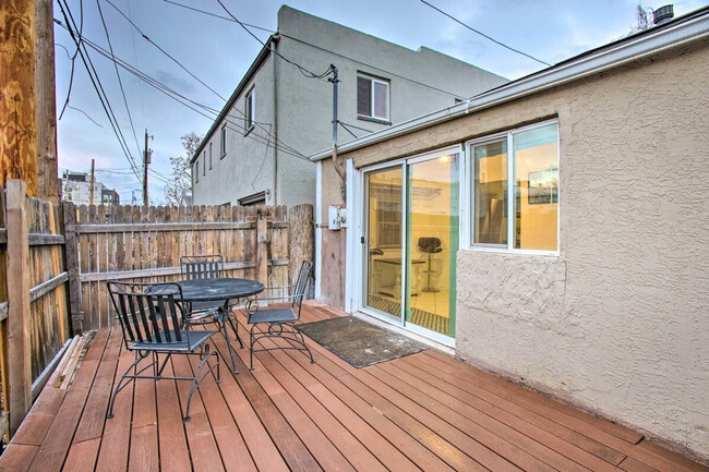 Building Photo - 3976 Utica St