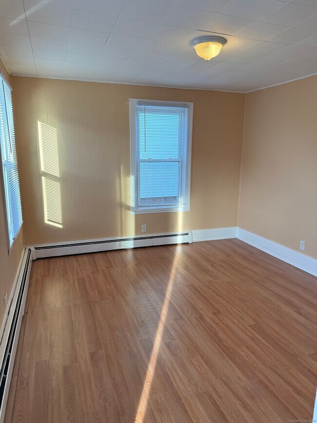 Building Photo - 10 Wilford Ct