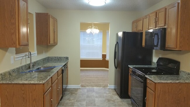 Building Photo - Beautiful 4-bedroom, 2.5 bath home!! (vide...