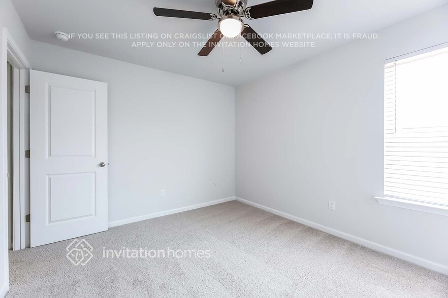 Building Photo - 203 White Flds Ave