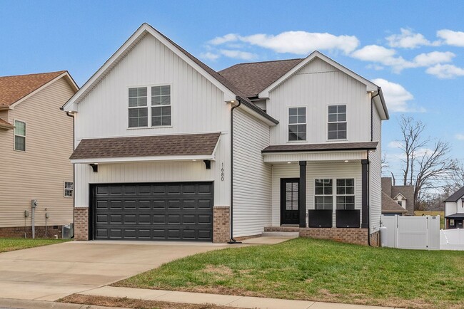 Building Photo - Pet Friendly Three Bedroom with Bonus!