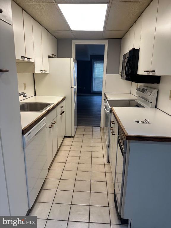 Building Photo - 6202 Stanford Ct