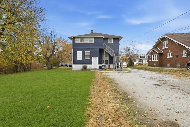 Building Photo - 18335 Sherman St