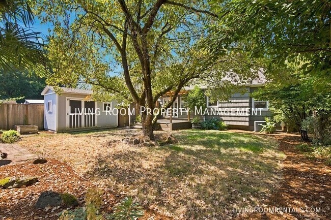 Building Photo - 2614 NE 33rd Ave