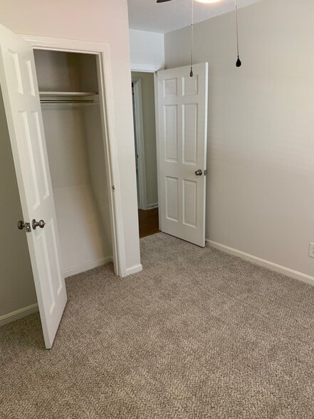 Building Photo - 207 McLeod Dr