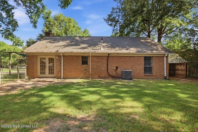 Building Photo - 131 Cypress Dr