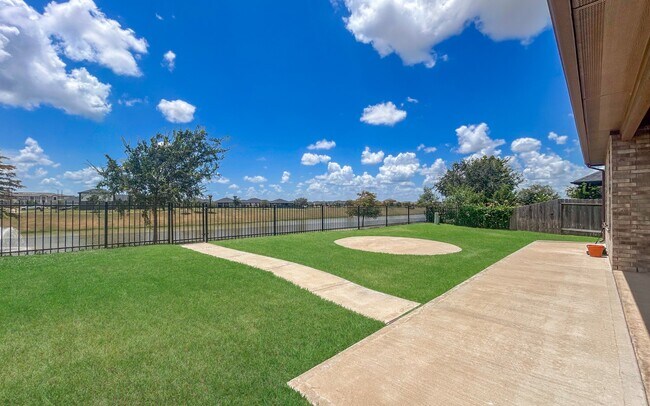 Building Photo - 3522 Gore Creek Dr