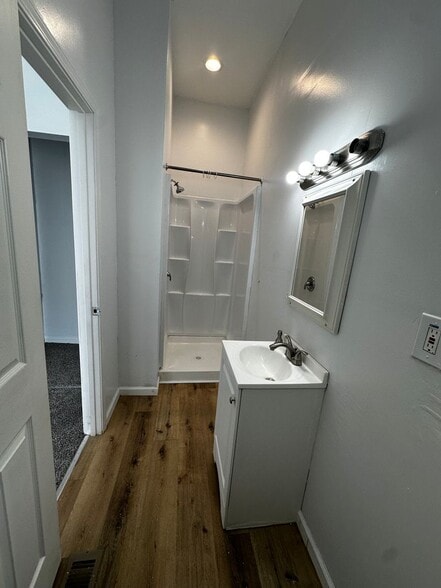 Building Photo - 432 S Highland Ave