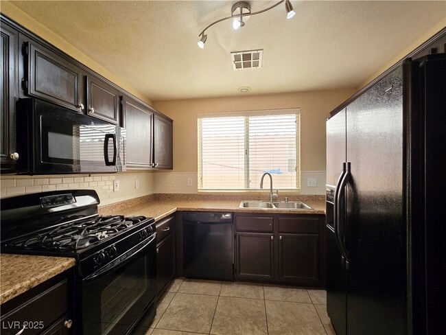 Building Photo - 69 Belle Maison Ave