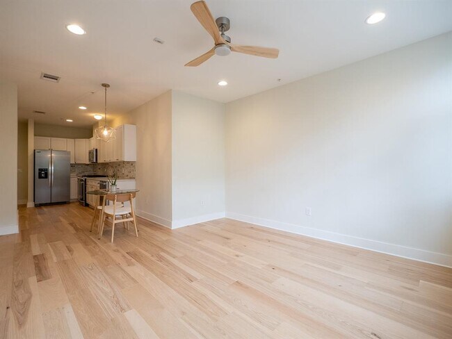 Building Photo - 908 Nueces St