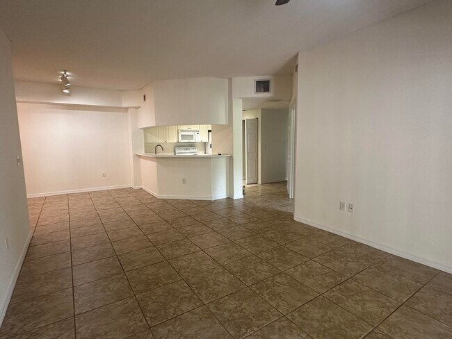 Building Photo - 3020 Alcazar Pl