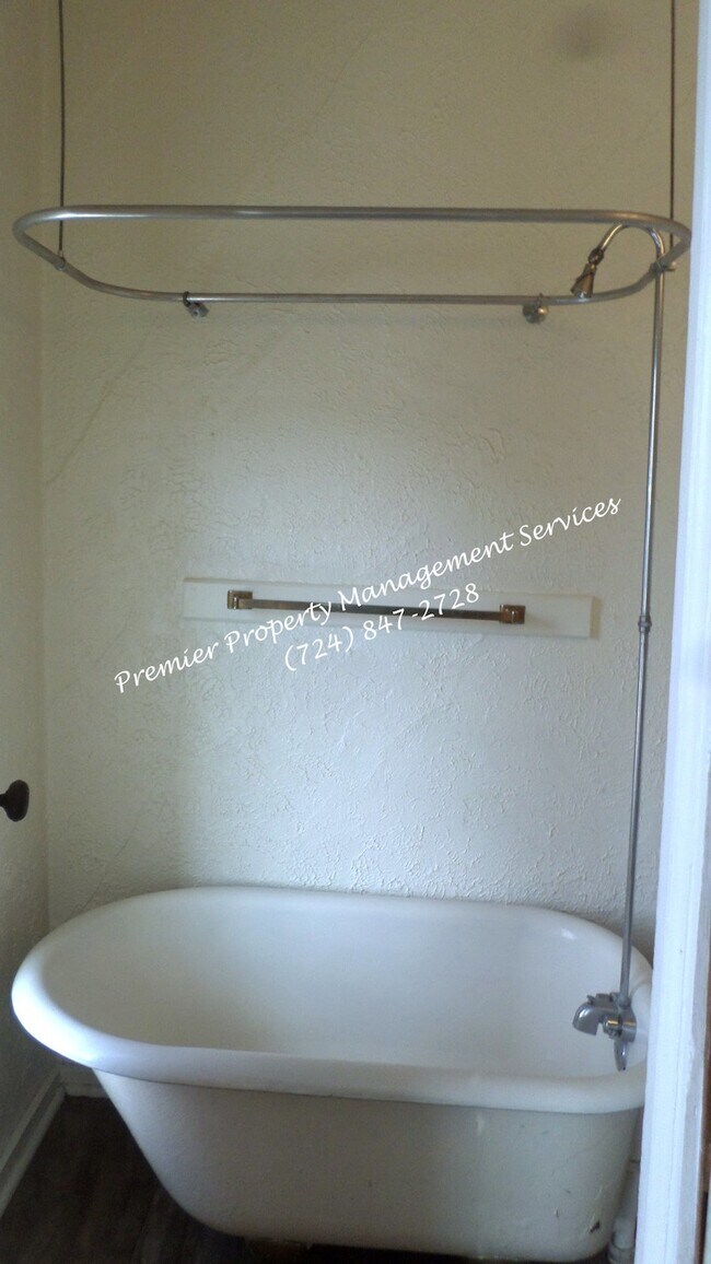 Building Photo - 331 W North St