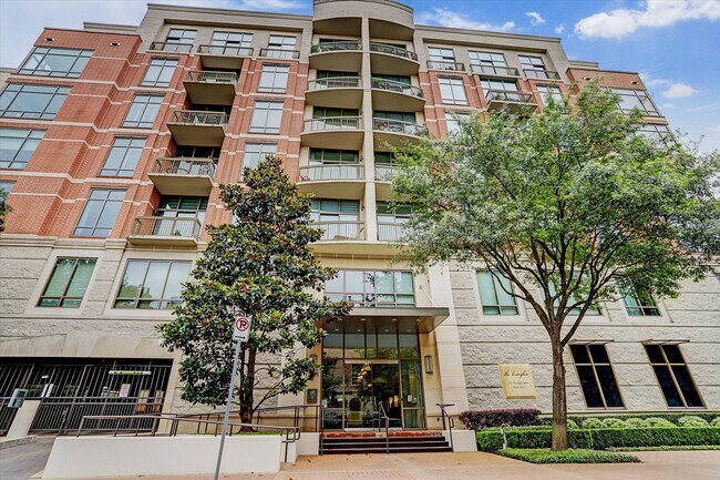 Building Photo - 2211 Briarglen Dr