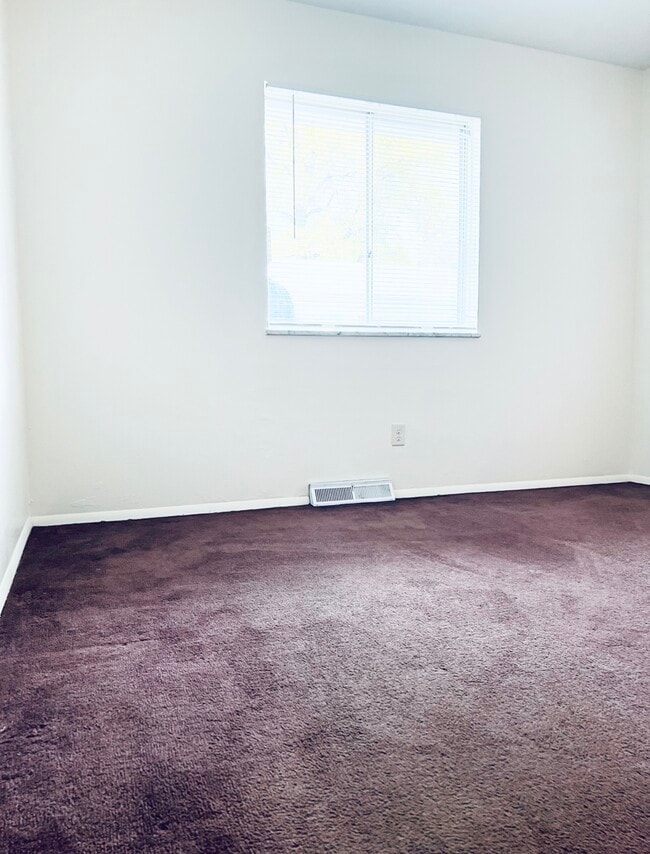 Building Photo - 5517 Douglas Rd