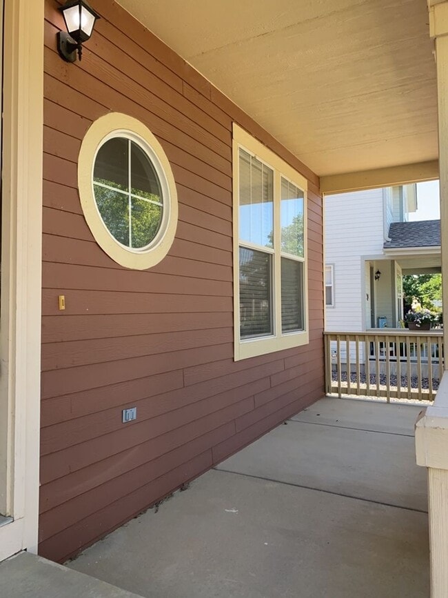Building Photo - Beautiful 2-Story home near Ft Collins Country Club with easy access to I-25.